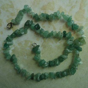 Green Aventurine row chip beaded necklace 18".